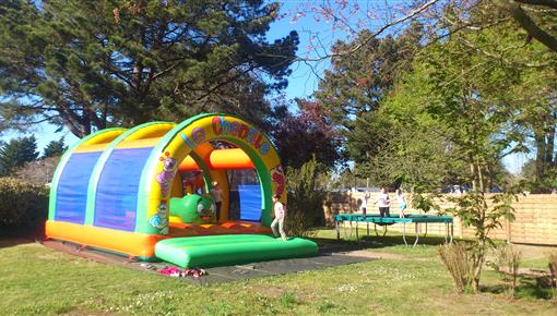 the kostarmoor caterpillar - Camping Kost Ar Moor - Fouesnant