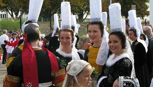 de beroemde bigoudènes (Pays Bigouden - zuidelijke finistère)