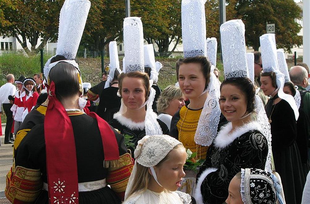 de beroemde bigoudènes (Pays Bigouden - zuidelijke finistère)
