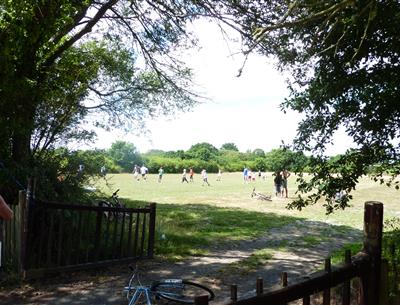 voetbalwedstrijd op camping kostarmoor fouesnant sud finistere