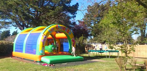 the kostarmoor caterpillar - Camping Kost Ar Moor - Fouesnant