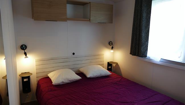  ouderslaapkamer met groot bed 160x200cm camping kost ar moor zuid bretagne