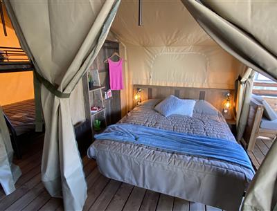 safaritent met badkamer in Bretagne