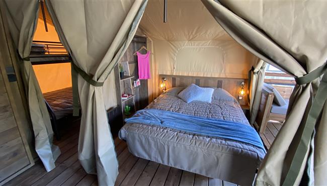 safaritent met badkamer in Bretagne