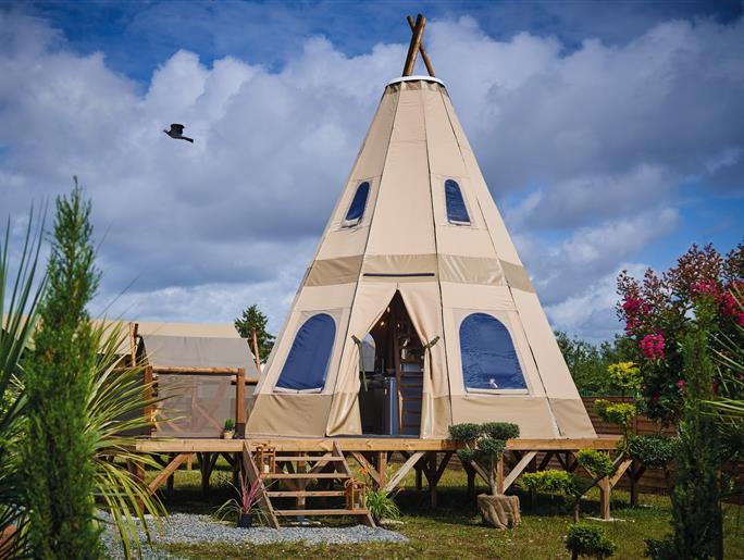 tipi buitenaanzicht glamping fouesnant