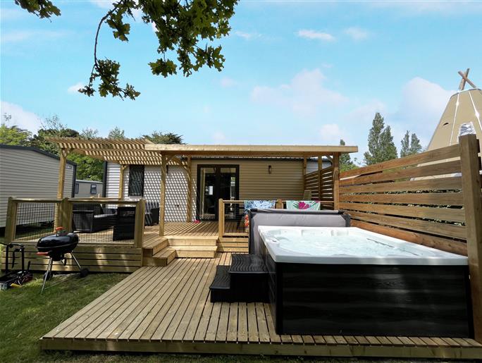 stacaravan Huisje te huur 3 slaapkamers jacuzzi spa camping Kost Ar Moor fouesnant bretagne