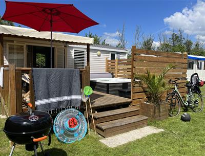 stacaravan Huisje te huur 2 slaapkamers jacuzzi spa camping Kost Ar Moor fouesnant bretagne